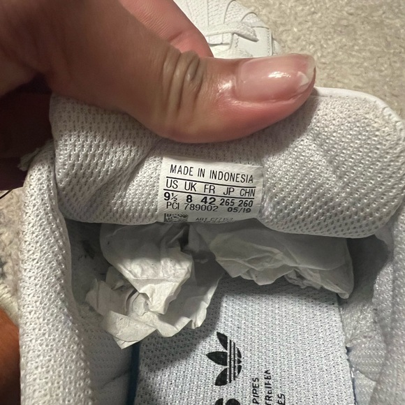 Adidas Superstars like new, worn once! - Picture 5 of 6